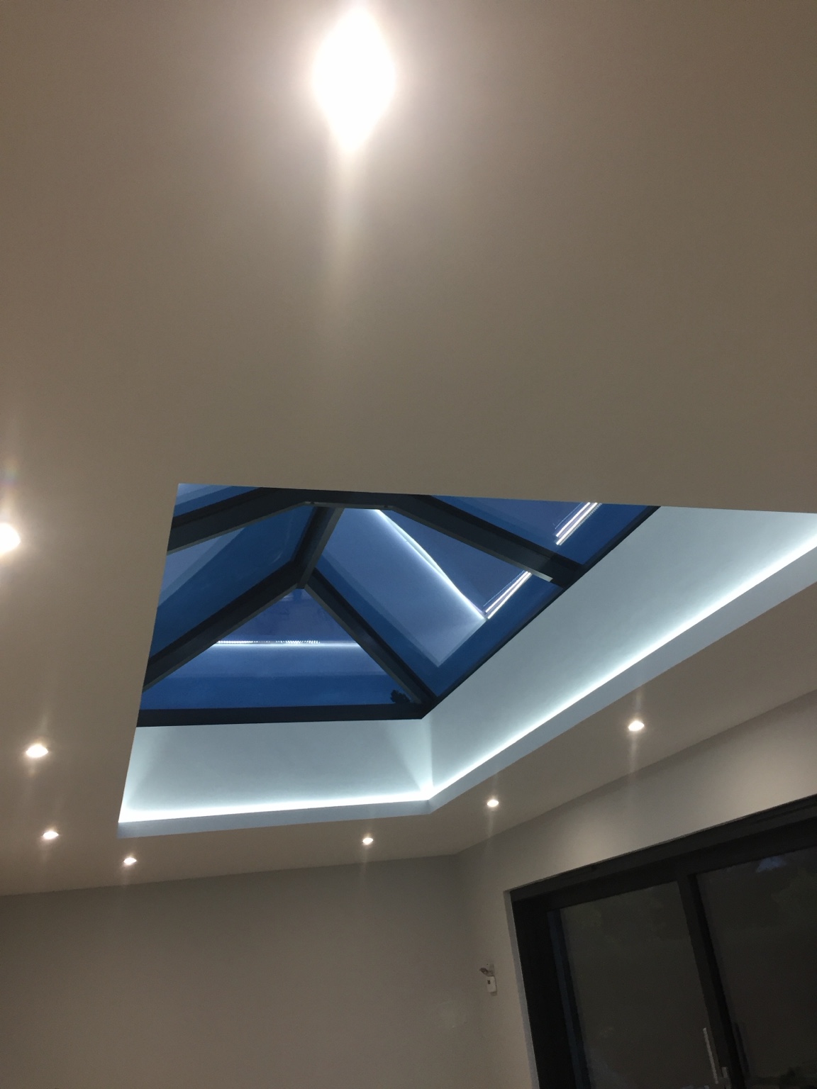 Rooflight with feature lighting